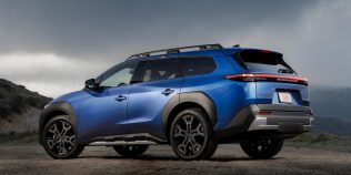 Subaru Trailseeker EV devine una dintre cele mai interesante electrice pentru cei care vor un SUV practic, cu gardă la sol serioasă, tracțiune integrală standard și imagine de mașină pregătită pentru drumuri grele