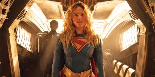 „Supergirl” a fost montat de două ori înainte de lansare. Warner Bros. a testat două versiuni ale filmului