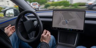 Surpriză într-un test de siguranță. Tesla Model Y a învins mașini cu zeci de butoane fizice la capitolul ușurință în utilizare