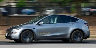 Tesla produce deja mașina fără volan, dar nu o poate vinde: pariul uriaș din Texas