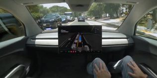 Tesla scoate Cybercab pe stradă, dar fără miracolul promis. Robotaxiul fără volan încă are om de siguranță la bord