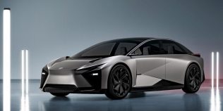 Toyota anulează Lexusul electric de top și plătește furnizorii. Șocul rar care arată cât de greu e saltul spre EV