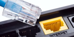 Setarea simplă din router care poate elimina lag-ul în timpul jocurilor online, chiar și când descarci fișiere mari