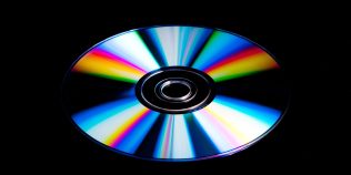 Discurile Blu-ray 4K ar putea avea un succesor absolut surprinzător. Un singur disc promite până la 1 TB de stocare