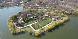 Unde poți face plajă gratis în București. Locurile unde oamenii se bronzează ca pe litoral