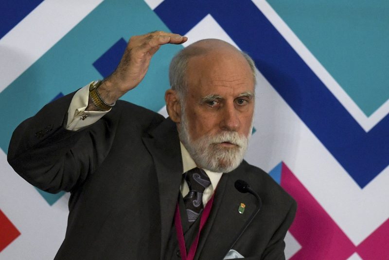 „Părintele Internetului” se retrage după peste 20 de ani la Google. Vinton Cerf lasă în urmă una dintre cele mai importante moșteniri din istoria tehnologiei