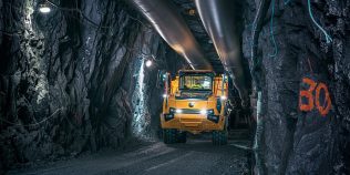 Gigantul electric de 29 de tone care intră sub munte: premiera Volvo ce poate schimba marile șantiere
