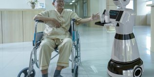 AI-ul intră în spital și asistentele pleacă acasă. Concedieri controversate