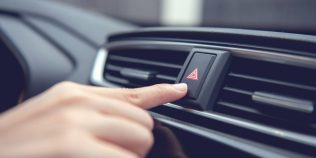 Mașina se oprește în mers și pornește după câteva minute: senzor, pompă sau contact electric