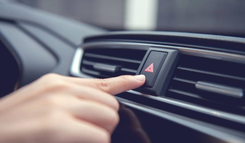 Mașina se oprește în mers și pornește după câteva minute: senzor, pompă sau contact electric