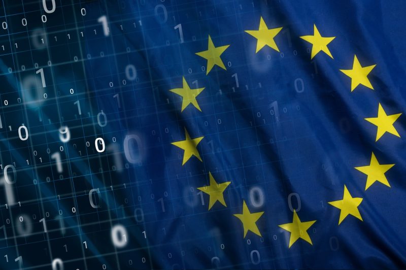 UE pregătește reguli noi pentru rețelele sociale. Ce este adevărat și ce este fals despre verificarea identității online