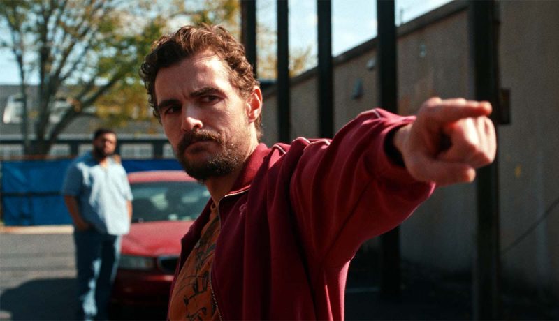 Dave Franco și O’Shea Jackson Jr. pornesc într-o cursă absurdă în Idiots, comedia care readuce haosul pe marele ecran