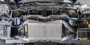 Furtun de intercooler crăpat: cum îl recunoști după sunet, fum și lipsă de putere