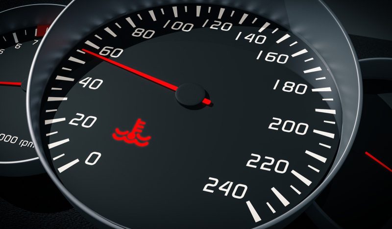 Motor care pornește greu după spălarea compartimentului motor: mufe, bobine și senzori afectați de apă