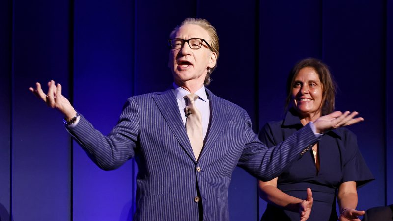Bill Maher primește marele premiu al comediei americane. Netflix aduce ceremonia cu Louis C.K. și Jay Leno