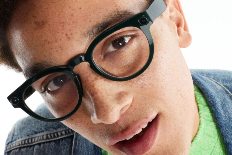 Samsung vrea să îți mute telefonul pe față: Galaxy Glasses ar putea fi controlabili cu inelul și ceasul de la mână