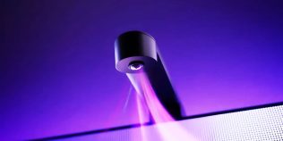 Philips Hue pregătește o cameră care pune Ambilight pe orice televizor, fără cutia HDMI scumpă