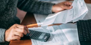 Ce se întâmplă dacă nu plătești întreținerea timp de trei luni. Ce poate face asociația de proprietari, potrivit legii din 2026