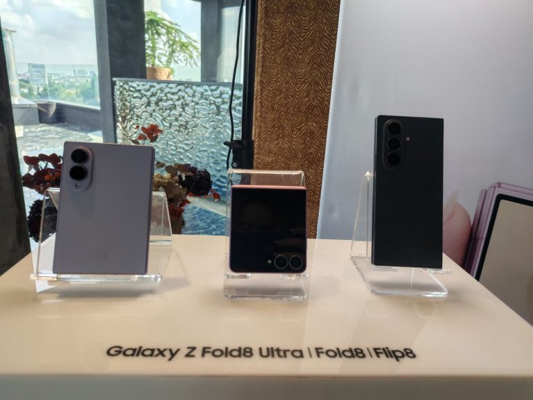 S-au lansat noile pliabile Samsung: HANDS-ON cu Galaxy Z Fold8, Fold8 Ultra, Flip8 și ceasurile care le completează. Cât scoți din buzunar