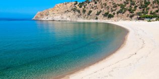 Locurile din Grecia unde canicula nu ajunge. Aici poți petrece concediul chiar și în august, festinațiile cu 27-29°C