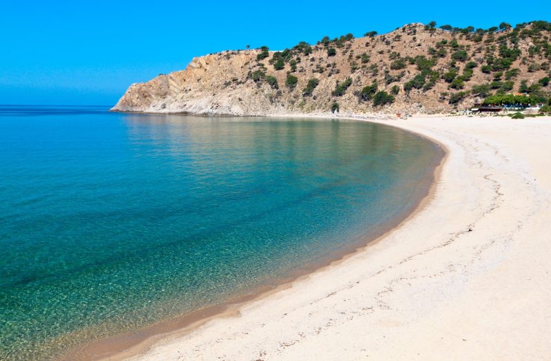 Locurile din Grecia unde canicula nu ajunge. Aici poți petrece concediul chiar și în august, festinațiile cu 27-29°C