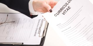Muncitorii străini, mai greu de adus în România. Reguli complet noi la recrutări pentru firmele din din ţara noastră