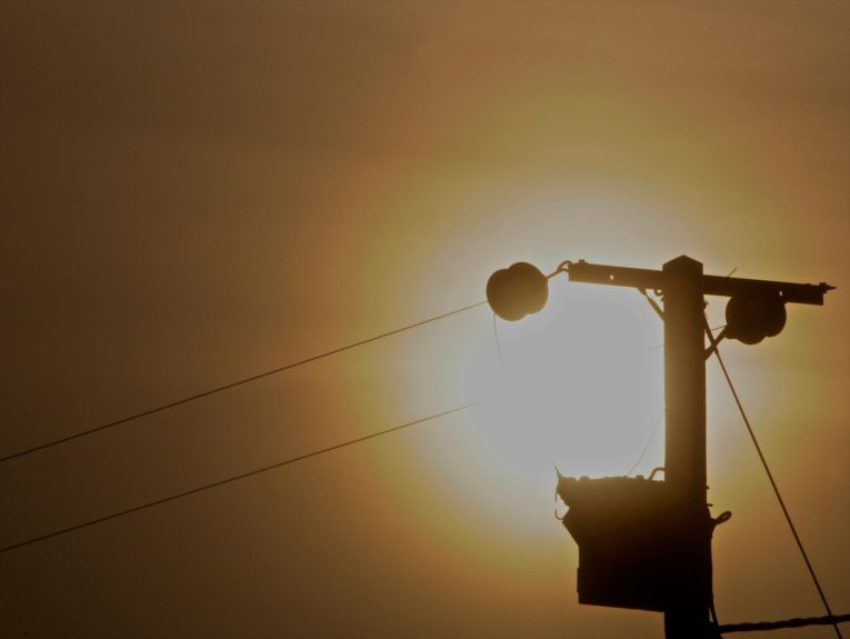 O nouă săptămână dificilă pe piața energiei. România are prețuri mai mari decât Grecia și Bulgaria la curent electric
