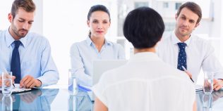Ministerul Muncii actualizează lista meseriilor. Ce trebuie să știe firmele, domeniile în care se pot găsi noi locuri de muncă