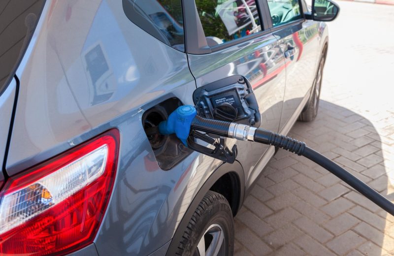 Noua formulă prin care statul vrea să țină sub control prețul carburanților. Cum va funcționa acciza dinamică