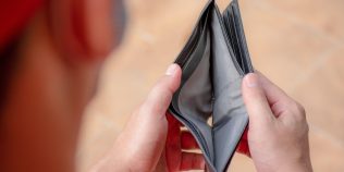 România a intrat pe minus la angajări. Bucureștiul a pierdut peste 15.000 de salariați într-un singur an, un singur județ mai angajează