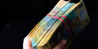 Câți bani poți plăti în numerar la magazin în 2026. Plafoanele pe care mulți români nu le cunosc