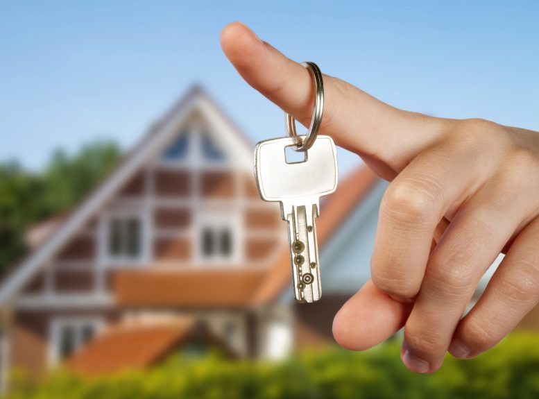 Poți închiria casa moștenită fără acordul celorlalți coproprietari? Ce spune legea despre bunurile aflate în indiviziune