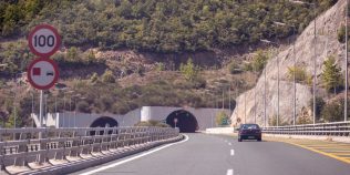 Drumurile spre Grecia cu cele mai multe radare şi filtre de poliţie în vara 2026. Cum eviți amenzile şi prin Bulgaria sau Macedonia de Nord