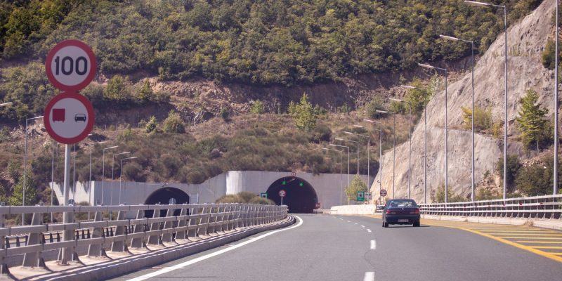 Drumurile spre Grecia cu cele mai multe radare şi filtre de poliţie în vara 2026. Cum eviți amenzile şi prin Bulgaria sau Macedonia de Nord