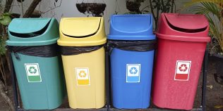 Este obligatoriu ca blocurile să aibă pubele pentru colectarea selectivă? Ce spune legea