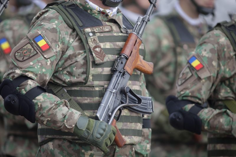 Militarii care nu mai au dreptul să fie avansaţi în grad. Greşelile care îi costă bani pe cei angajaţi în Armată