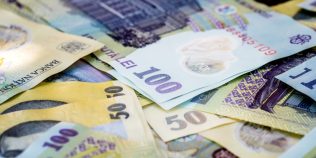 Cu cât crește pensia dacă mai lucrezi 5 ani după stagiul complet. Calcul pentru un salariu mediu