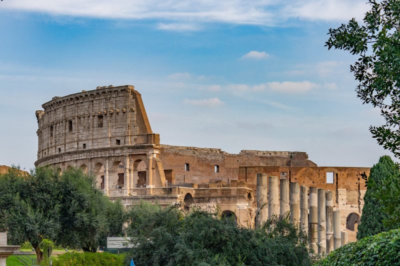 Locul de muncă pentru care primești bani să vizitezi Roma, Paris și Barcelona. Salariul este atractiv, cine poate aplica