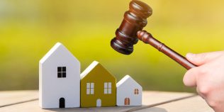 Unul dintre frați a renovat casa părinților. Primește o parte mai mare din moștenire? Ce spune legea