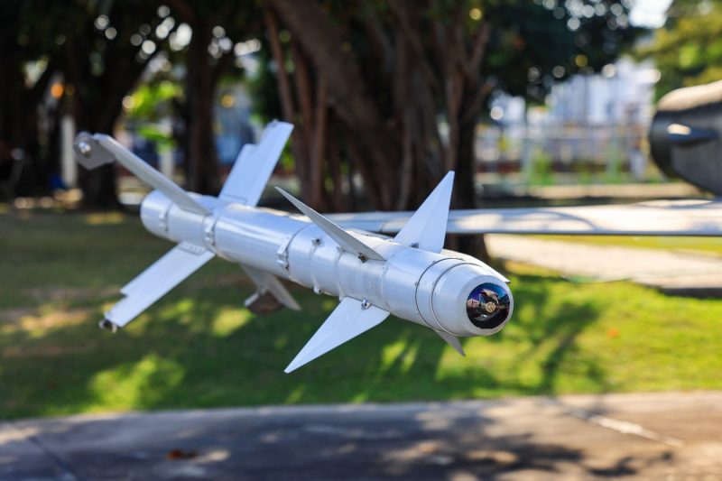 Cât costă racheta cu care a fost doborâtă drona ajunsă deasupra României. Modul în care funcționează AIM-9X Sidewinder