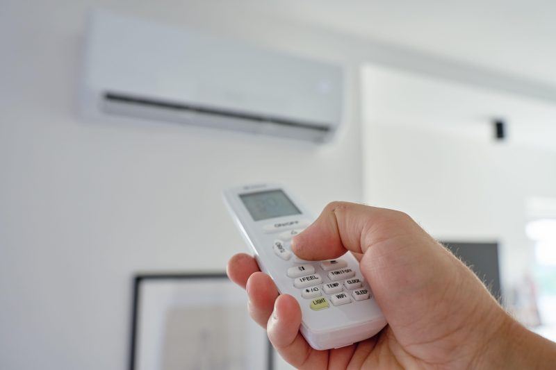 Nu seta aerul condiționat la această temperatură. Specialiștii spun că este cea mai costisitoare alegere