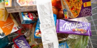 Inflația scade, dar prețurile rămân mari. Ce înseamnă rata de 10,4% pentru buzunarul românilor și cât mai costă coșul de cumpărături