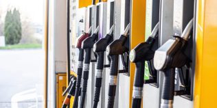 Motorina se ieftinește din nou după scumpirea de la 1 iulie. Unde găsesc șoferii cele mai mici prețuri