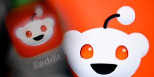 Reddit declară război conținutului creat pentru ChatGPT și Gemini. Platforma folosește AI ca să blocheze noua strategie de marketing