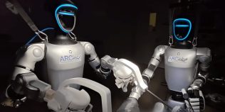 Roboții umanoizi au intrat în sala de operație: prima intervenție chirurgicală care pare desprinsă din viitor
