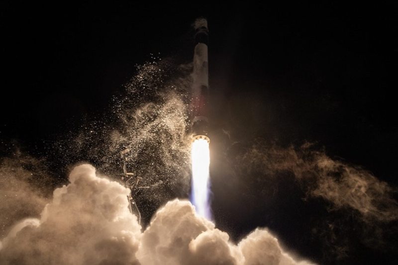 Doi sateliți s-au „vânat” în orbită: exercițiul Space Force care arată cum se schimbă securitatea spațială