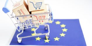 Taxa de 3 euro pentru coletele mici din afara Uniunii Europene intră în vigoare: ce se schimbă pentru cumpărăturile online
