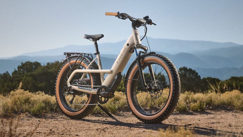 Trek lansează bicicleta electrică de 2.190 de euro care transportă 200 kg și promite 97 km autonomie