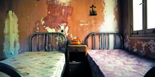AI-ul de la Tripadvisor poate transforma hoteluri de coșmar în „destinații minunate”. De ce nu ar trebui să te bazezi doar pe rezumate automate
