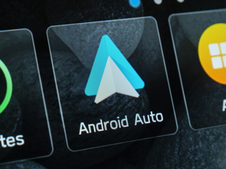 Android Auto primește, în sfârșit, una dintre cele mai cerute funcții din Google Maps